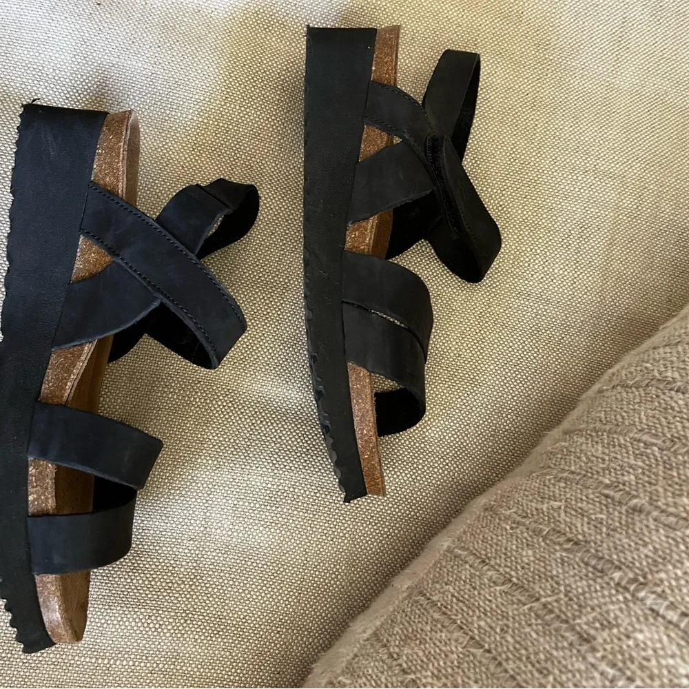 Spring Step sandals. - Picture 7 of 8